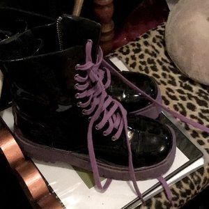Sugar Thrillz up boots size 8